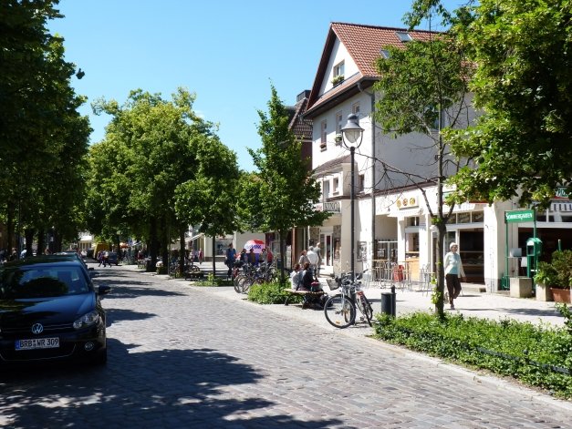 Bahnhofstraße vom Bahnhof aus - Tourismus.jpg